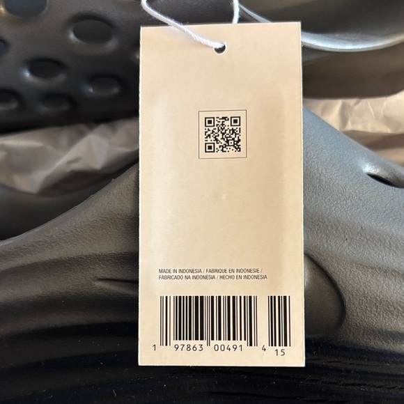 Nike Men’s Black Foam Clog with Neon Green Swoosh - Picture 2 of 6